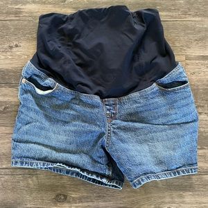 Isabel maternity denim shorts size 6